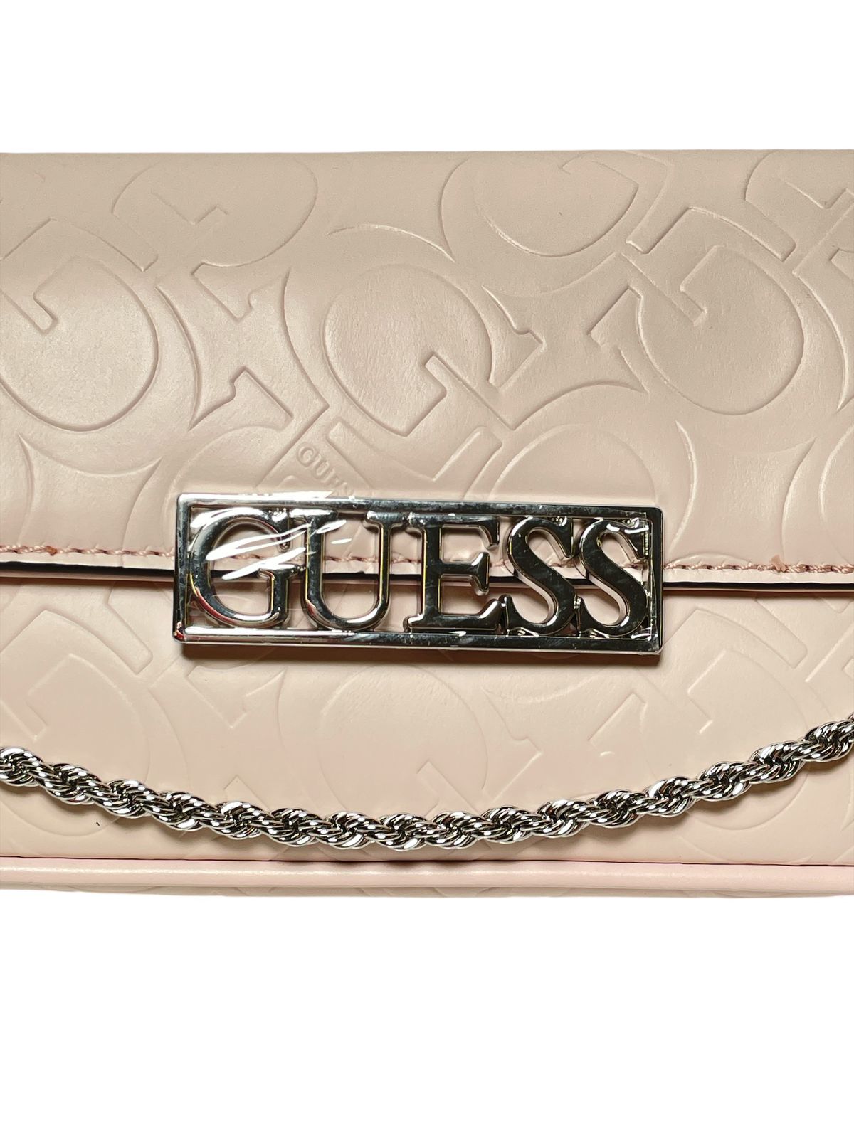 GUESS - Bolso con Cadena Frontal